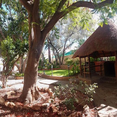 Hotel Pension Steiner Windhoek Ngoại thất bức ảnh