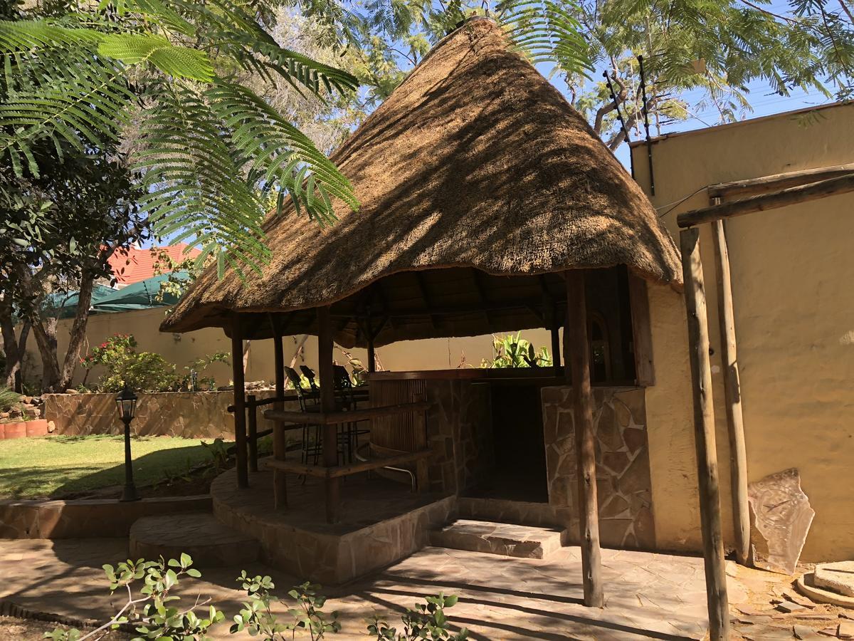 Hotel Pension Steiner Windhoek Ngoại thất bức ảnh