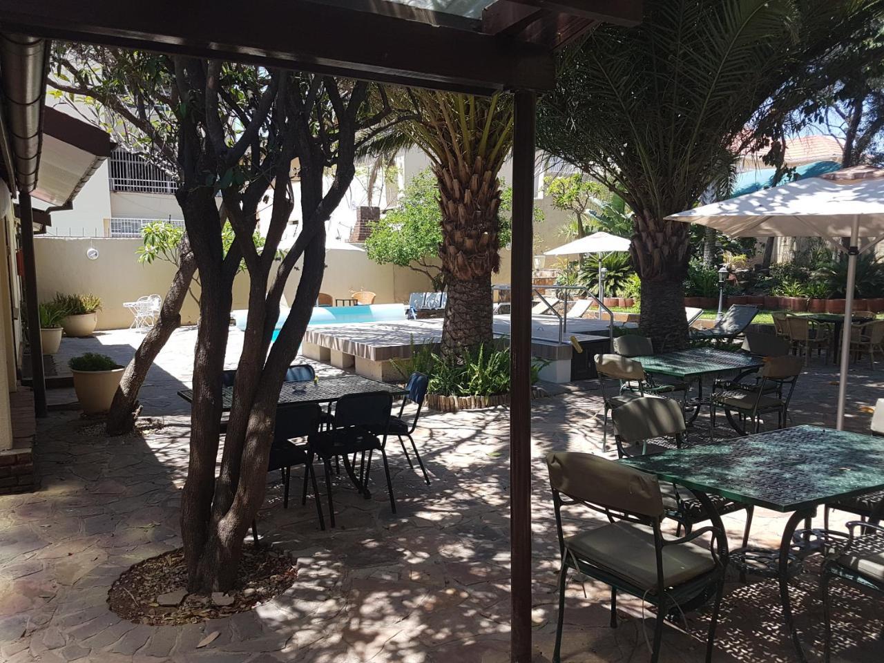 Hotel Pension Steiner Windhoek Ngoại thất bức ảnh