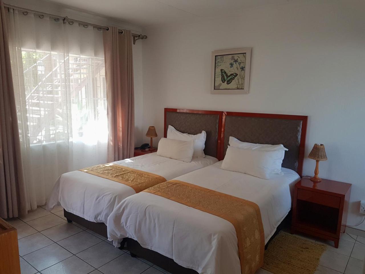 Hotel Pension Steiner Windhoek Ngoại thất bức ảnh