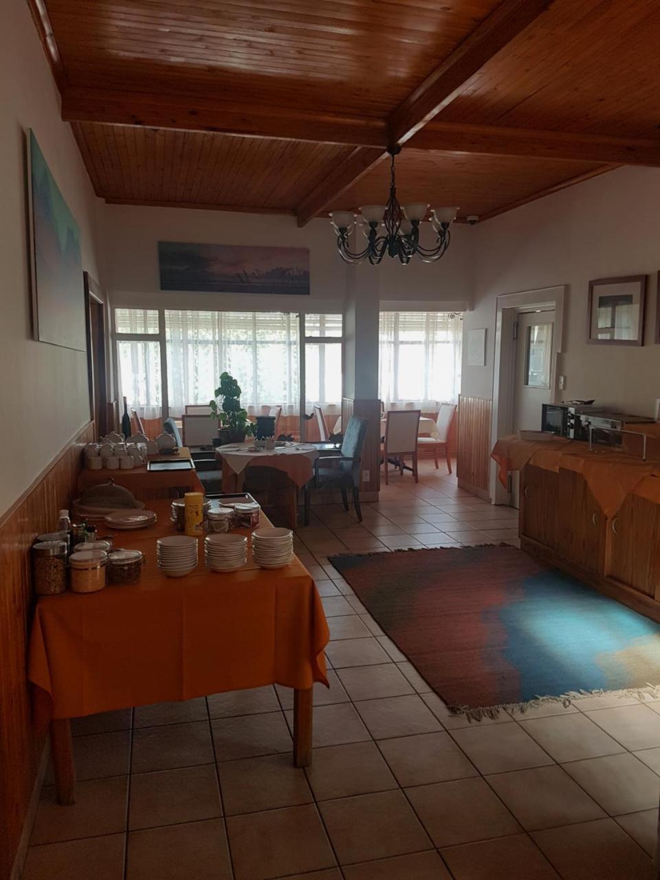 Hotel Pension Steiner Windhoek Ngoại thất bức ảnh