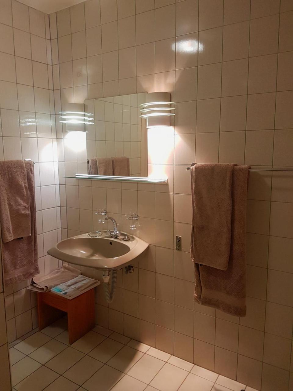 Hotel Pension Steiner Windhoek Ngoại thất bức ảnh