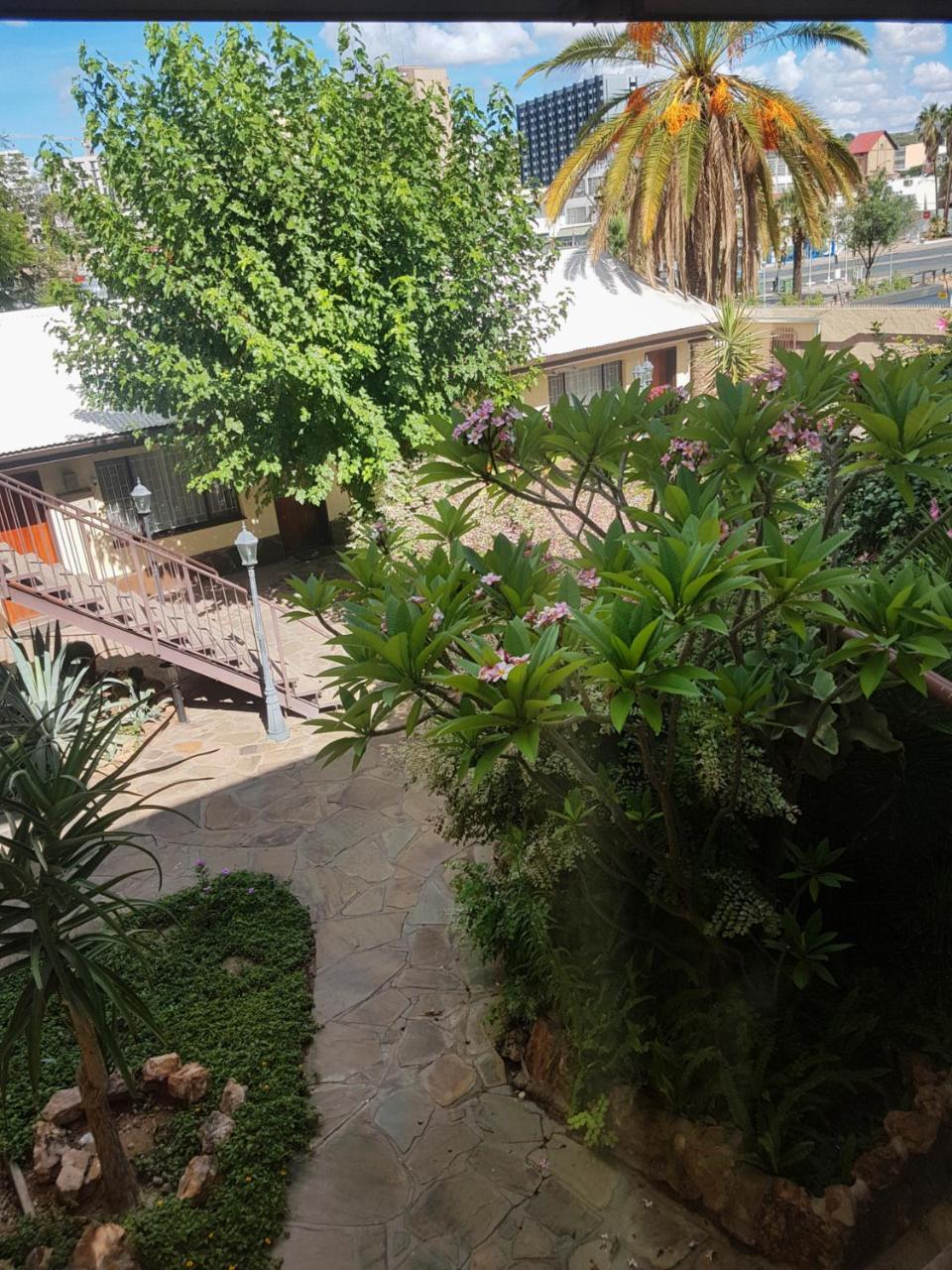 Hotel Pension Steiner Windhoek Ngoại thất bức ảnh
